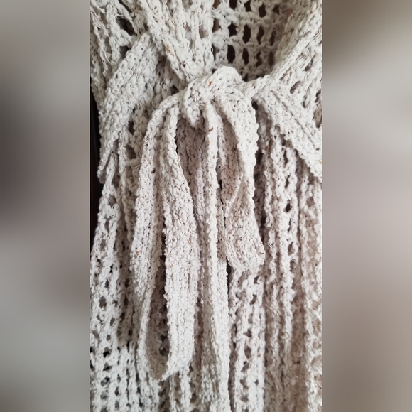 NWT Beautiful crocheted sweater. Cream with front tie. By Miracle. Fits XS and S - Picture 6 of 8